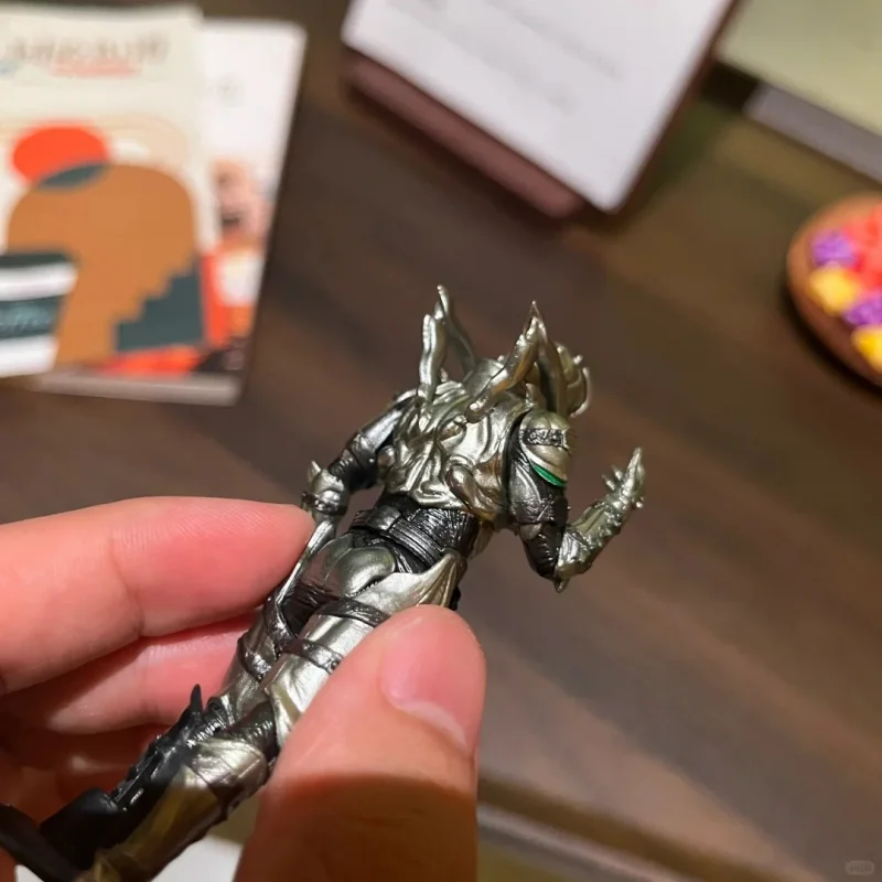 Bandai Original Kamen Rider ของเล่น Gashapon HG Series อะนิเมะ Action Figures Shadow Moon & Black Sun รูปแบบสร้างสรรค์ของขวัญตกแต่ง