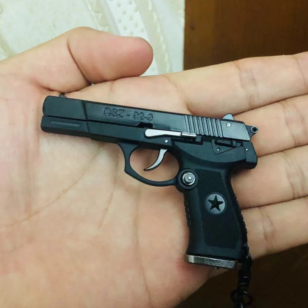 1: 3 합금 총 모델 QSZ92 미니 금속 장난감 분리형 장난감 총 데스크탑 장식 펜던트 가짜 총 성인을위한 휴일 선물