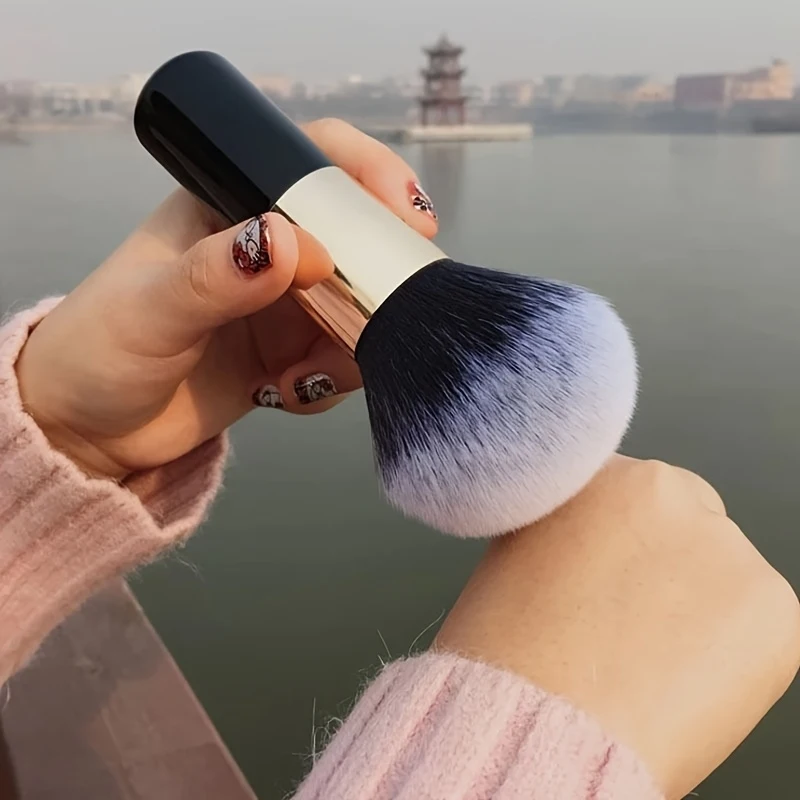 1pc Large Soft Long Bristle Powder Brush, Blush Brush for Beginners,Wet Or Dry Foundation Application, Setting, Contouring Brush