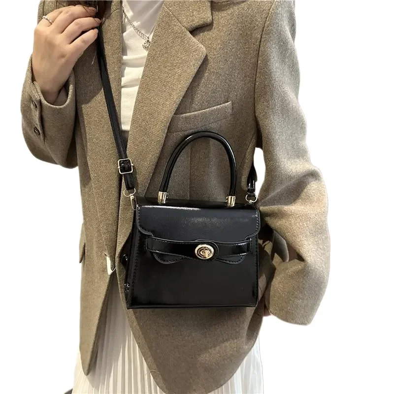Retro textured small square shoulder bag for women contrasting color splicing trendy messenger bag autumn 2025 portable - view 2