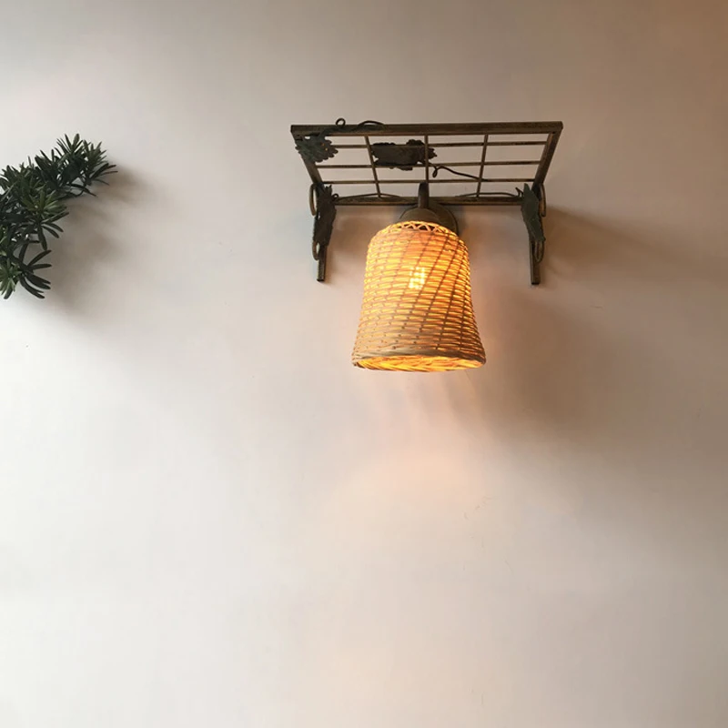 Vintage Rural Wall Light Grape Trellis Plant LED Lighting Fixture Wooden Vine Shade Villa Balcony Garden Stair Sconce Lamp Decor