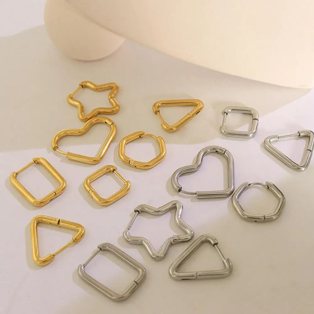 1 paio di orecchini da donna geometrici in acciaio al titanio Multi-forme lucidati piccoli orecchini da donna a stella a cinque punte gioielli di moda