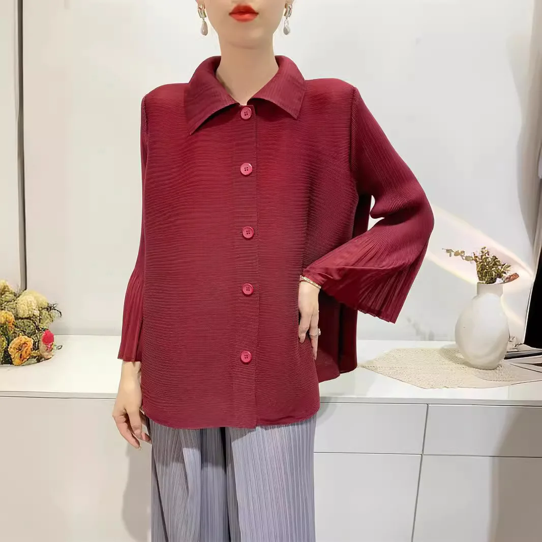 Pleats 2024 Spring And Autumn New Pleated Shirt Women\'s Burst Bit Sleeve One Row Button Top Loose Casual Women Clothing