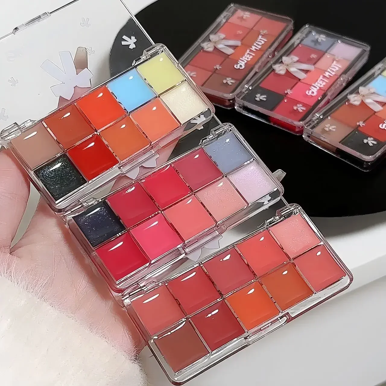 Palette per labbra a 10 colori Lucidalabbra e rossetto Lucido idratante pigmentato Cosmetici originali multifunzionali