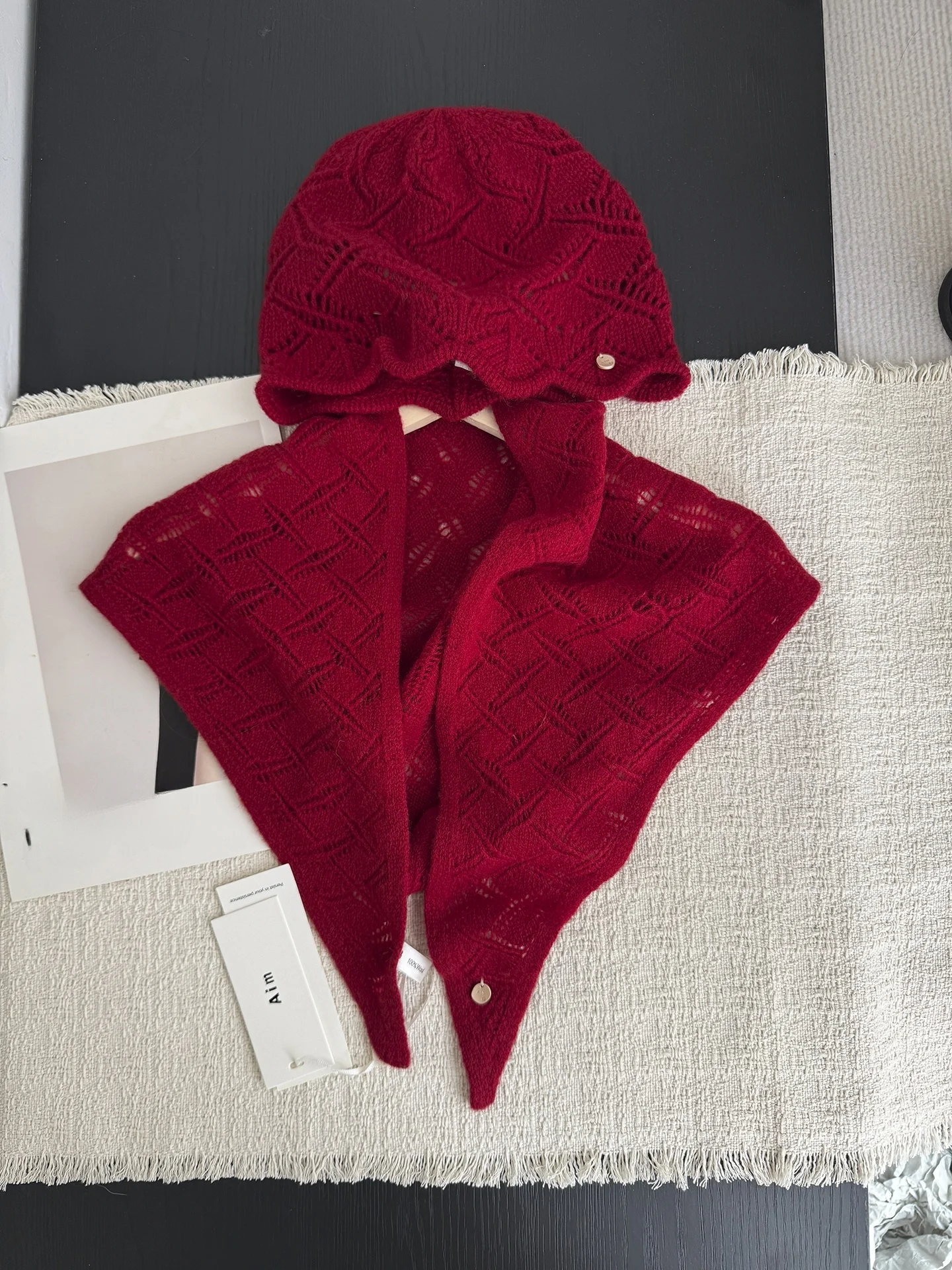 chale-tricote-rouge-de-fete-du-nouvel-an-echarpe-pour-femme-bonnet-d'hiver-chaud-avec-protection-des-oreilles-bonnet-a-porter-sur-la-tete-protege-du-froid-cache-cou-deux