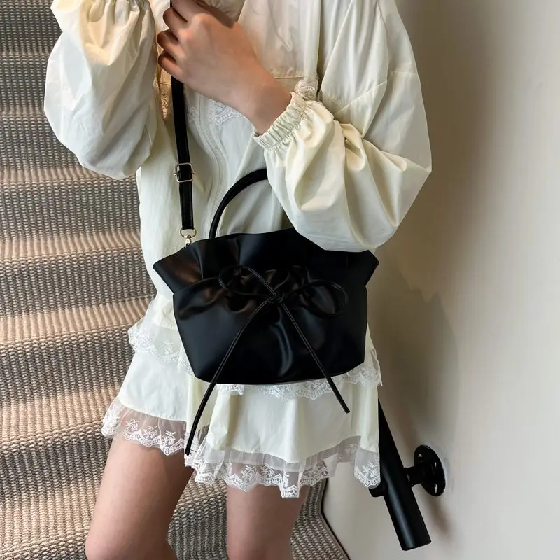 2026 High-Looking New Fashion Simple Shoulder Bag Retro Aesthetic Bag Women's Casual Commuting Crossbody Bag Bucket Bag
