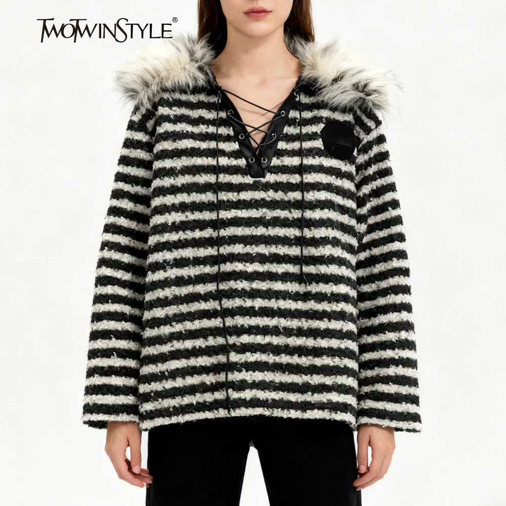 

TWOTWINSTYLE черный сращенный свитер на шнуровке женский с v-образным вырезом и длинным рукавом свободные лоскутные полосатые женские свитера осенняя мода новинка