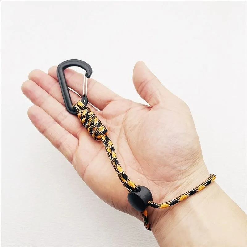 حبل معصم قابل للسحب على شكل حرف D للكاميرا والهاتف المحمول وقضيب الصيد وحزام EDC المحمول المضاد للضياع