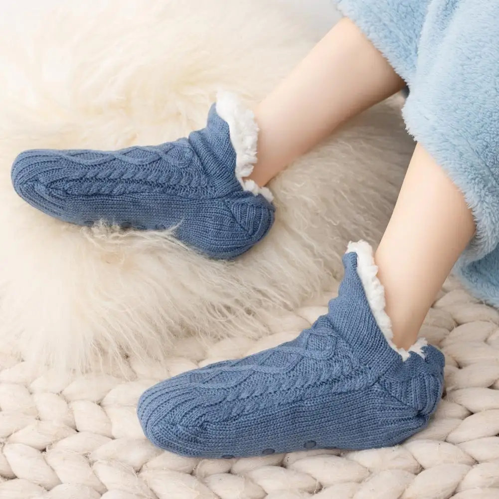 Thermal Fleece Grip Socks Cozy Fleece-lined Anti-slip Slipper Socks for Winter Comfort Warmth Moisture-wicking Indoor for Men