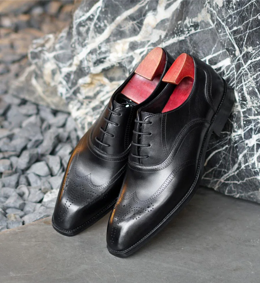 Britain Gentleman Men's Pointed Black Brown Shining Lace Up Casual Dress Homecoming Brogues Shoes Male Formal Wedding Footwear