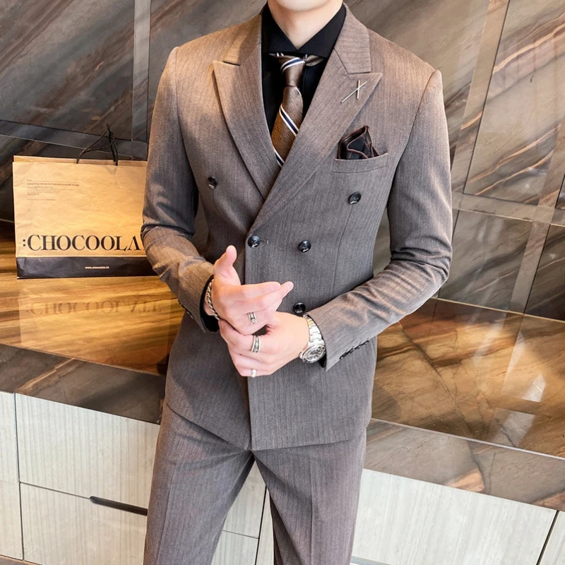 

Men Suit 2 Pieces Khaki Trendy British Double Breasted For Wedding Groom Banquet Business Tuxedos Set Jacket Vest With Pants