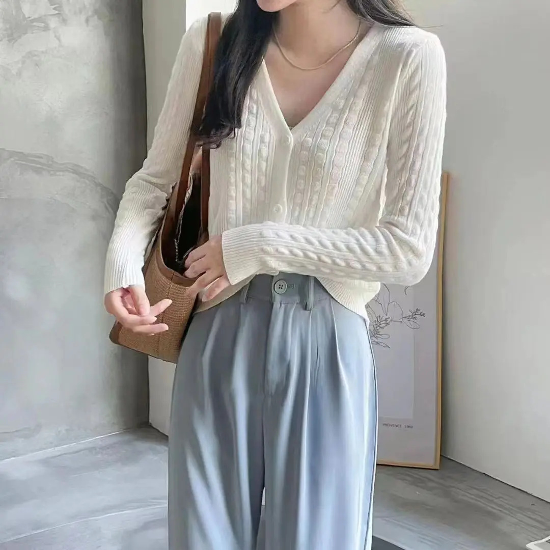 2023 Women\'s Clothing Temperament Knitting V-neck Long Sleeve Solid Color Buttons Casual Korean Fashion Loose Sweet Sweaters