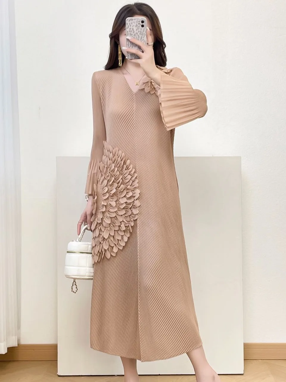 

Длинное плиссированное платье с цветочным декором и рукавами-колокол, с фестончатым краем, для женщин больших размеров, весна-осень