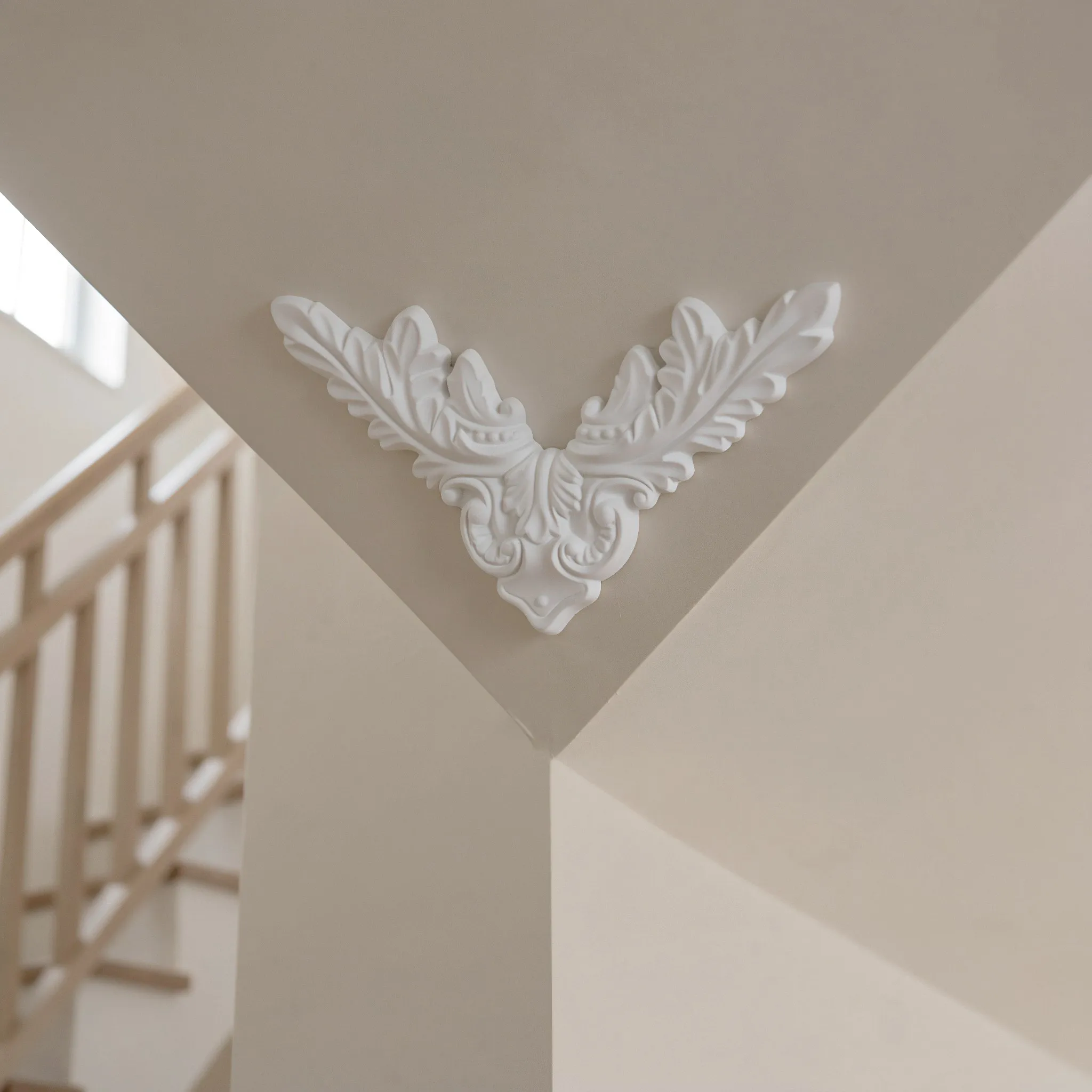 Ceiling Molding Corner Piece Raised Flower Pattern Corner Trim Imitation Plaster Carving Corner Flower Ceiling Embellishment