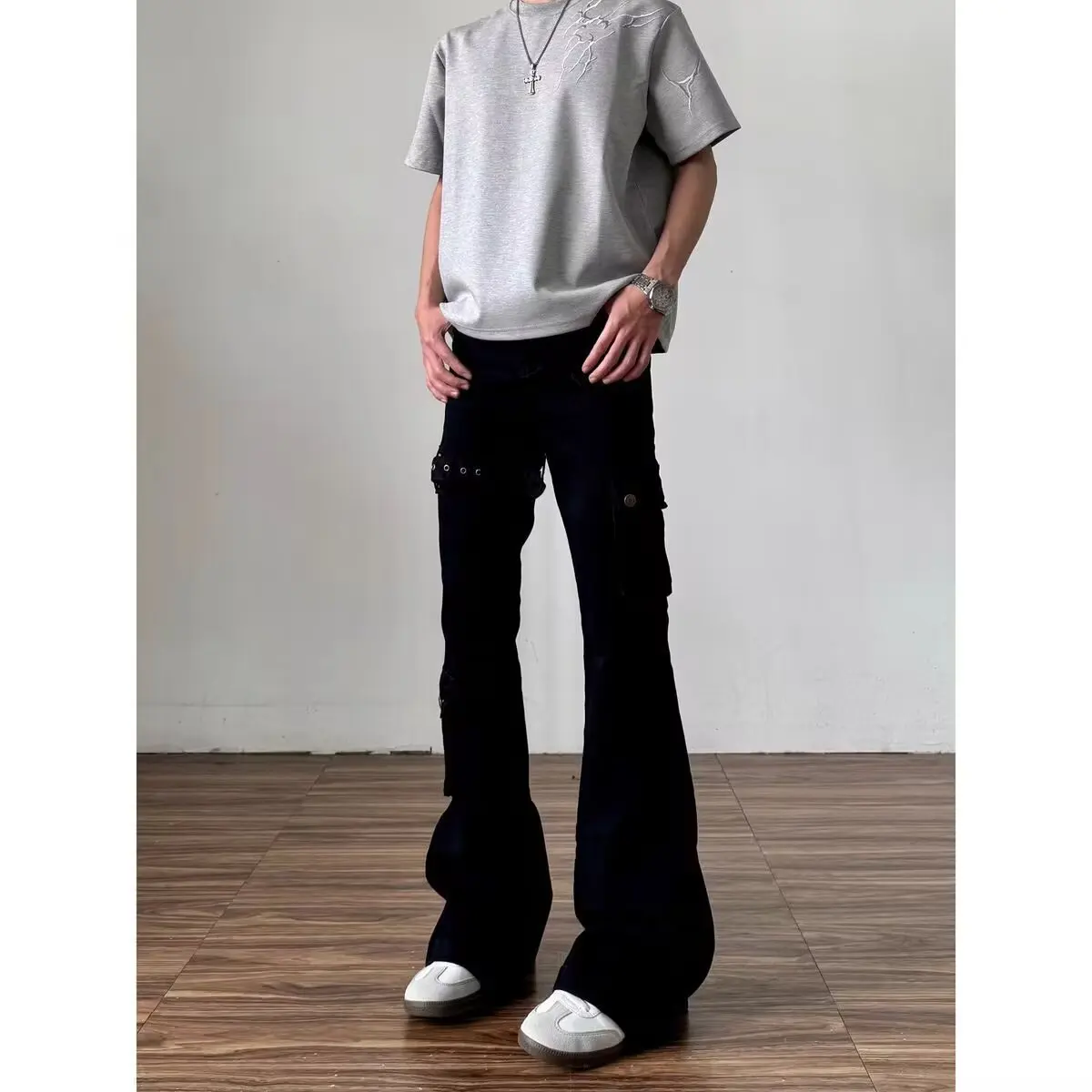 أشرطة فيبي سوداء صيفية وجينز عمل واسع للرجال بنطال ذو جرس نحيف أمريكي عالي الشارع #1