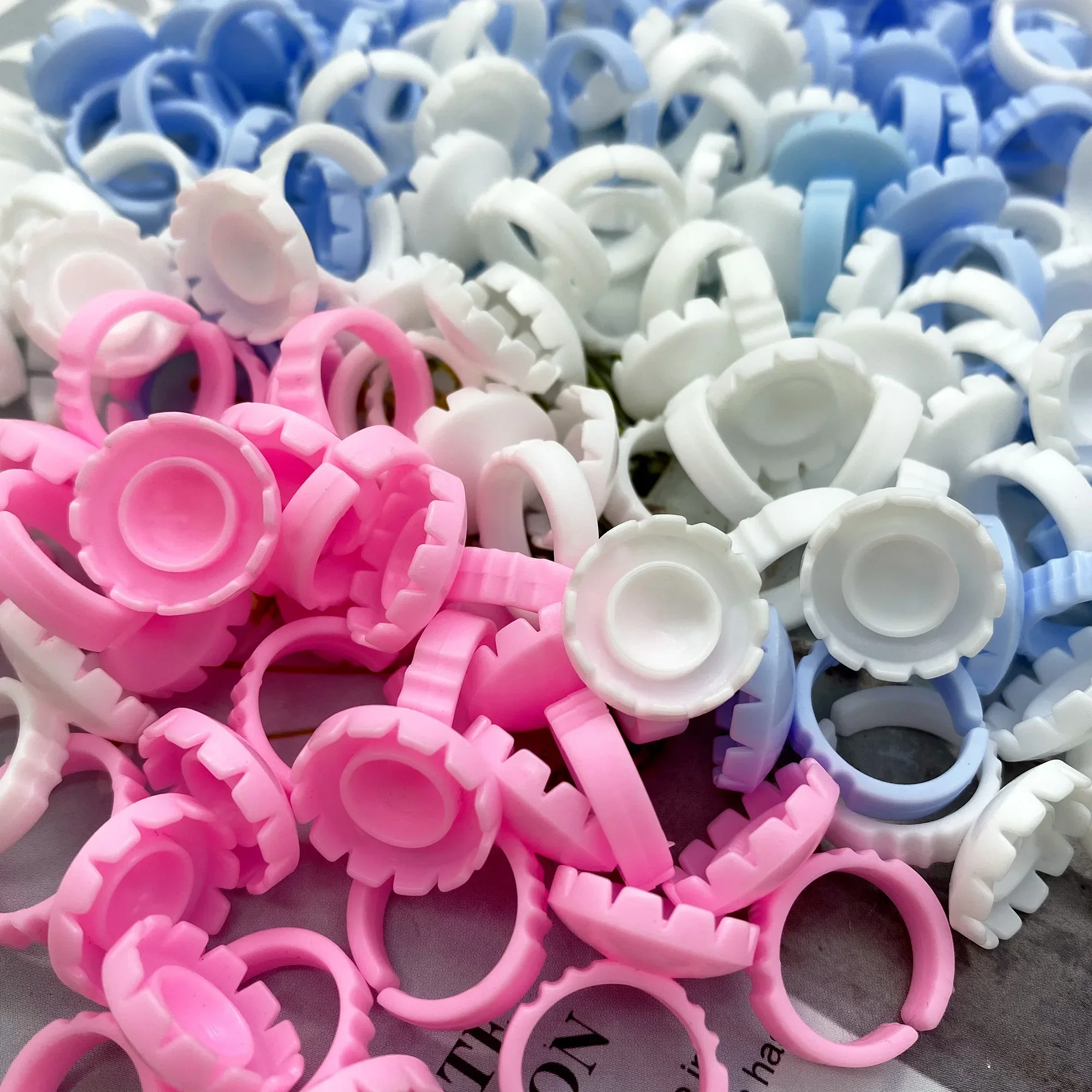 100Pcs Einweg Wimpern Kleber Fan Tasse Ring Halter Blumenförmigen Behälter Tattoo Pigment Wimpern Verlängerung Werkzeuge Lash Liefert – Detail 2