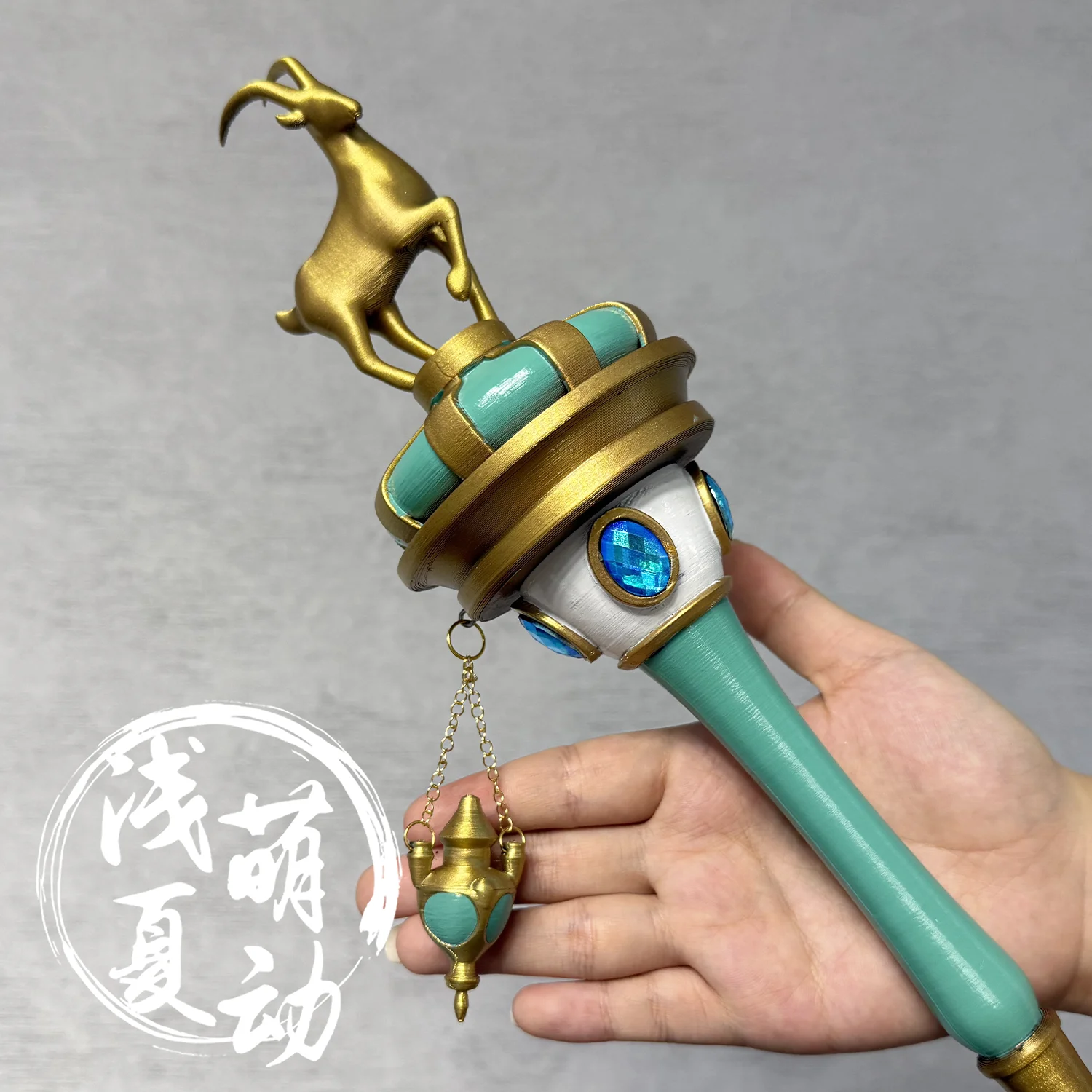 อุปกรณ์ประกอบฉากคอสเพลย์ของเอเวลิน โมรา สตัฟฟ์ ไอเดนติตี้ วี สำหรับงานปาร์ตี้แฟนซี ฮาโลวีน คริสต์มาส