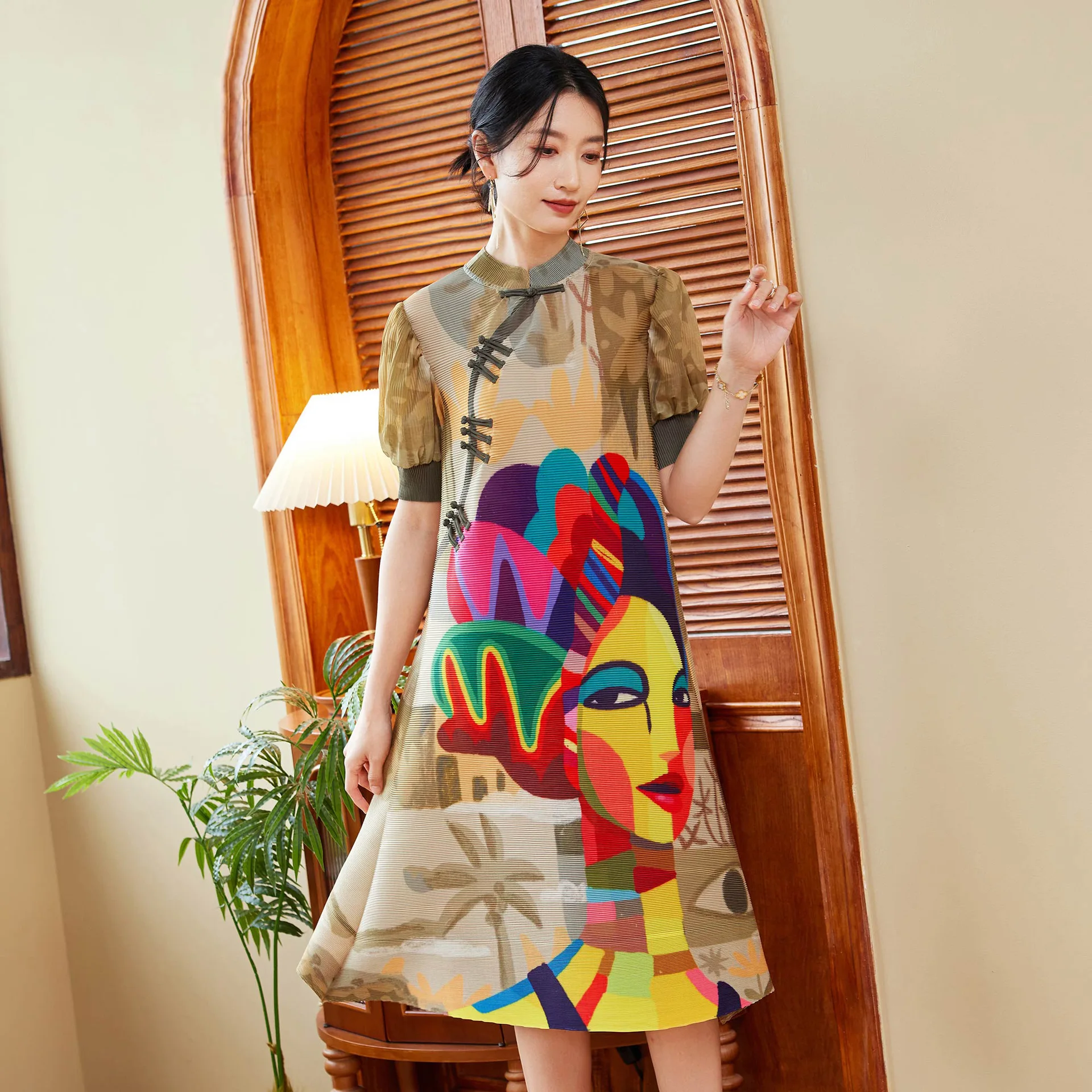 Miyake Pleated Dress Women\'s 2024 Summer New Fashion Printed Stand-up Collar Short-sleeved Loose Slim Elegant Mid-length Skirt