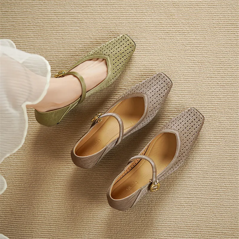 

Новые женские туфли из спилковой кожи на весну/лето, с квадратным носком, модные, с вырезами, на низком каблуке, в стиле Мэри Джейн