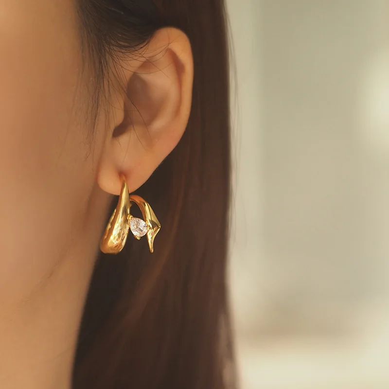 

Minimalist Hoop Micro-Pavé Zircon Dainty Geometric Earrings - French Luxury, Niche, Trendy Stud Design