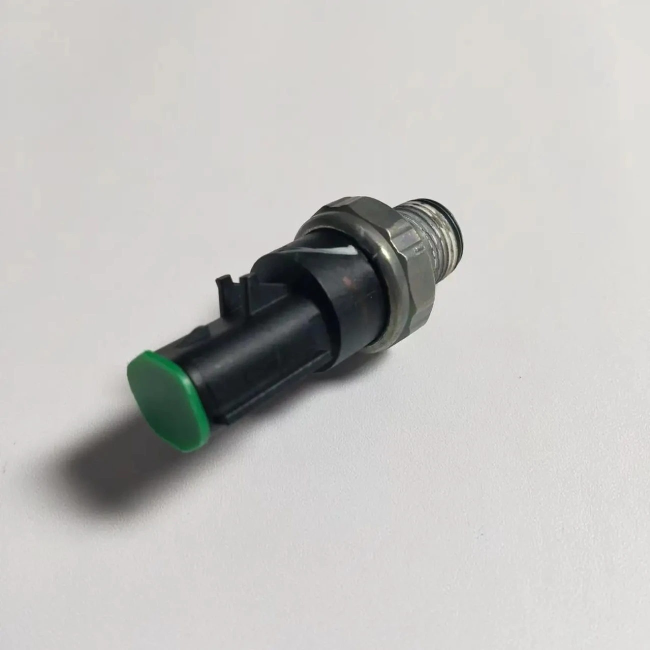 

FIT FOR OIL PRESSURE SWITCH IN OIL FILTER HOUSING FOR Neon, Pt Cruiser 4707670AB