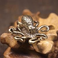 Solid Brass Octopus Ornament Tabletop Retro Alloy Octopus Squid Figurine Solid Metal Collectible Octopus Statue Home Decoration