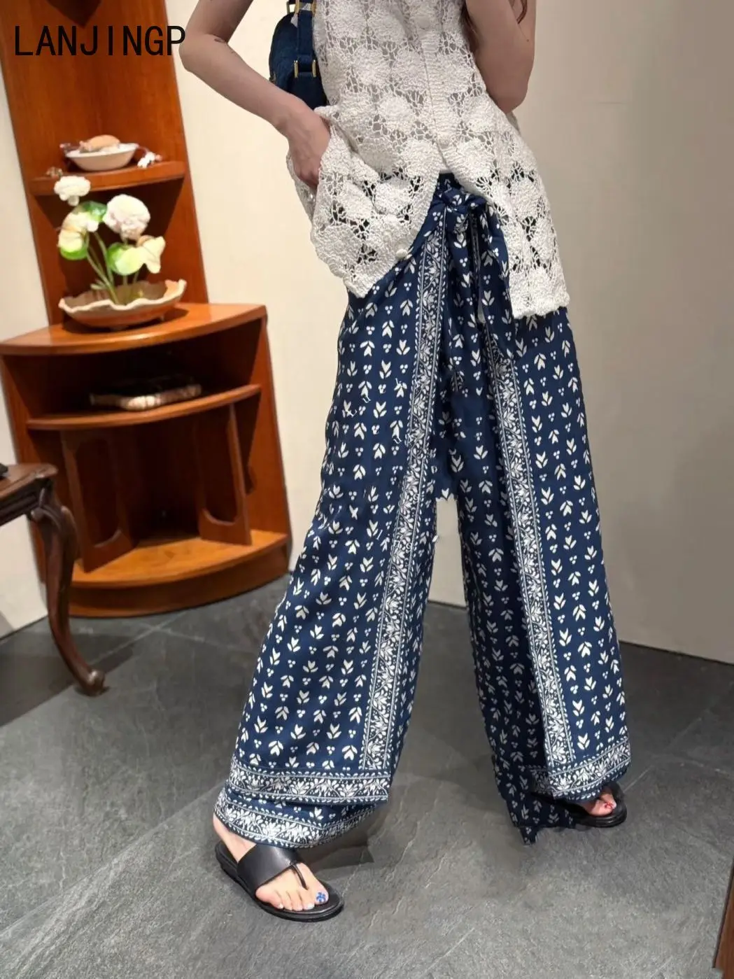 Large size Korean unique and beautiful retro printing wide-leg pants skirt, new splicing, thin and relaxed