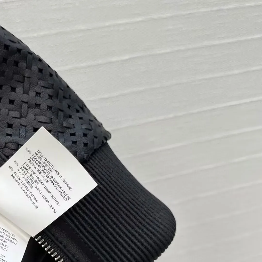 เสื้อแจ็คเก็ตหนังแกะแท้ 100% สไตล์วินเทจ ลายถักฉลุ  คอทรงกลม แขนยาว ติดซิป  สำหรับผู้หญิง  ดีไซน์เนอร์แบรนด์