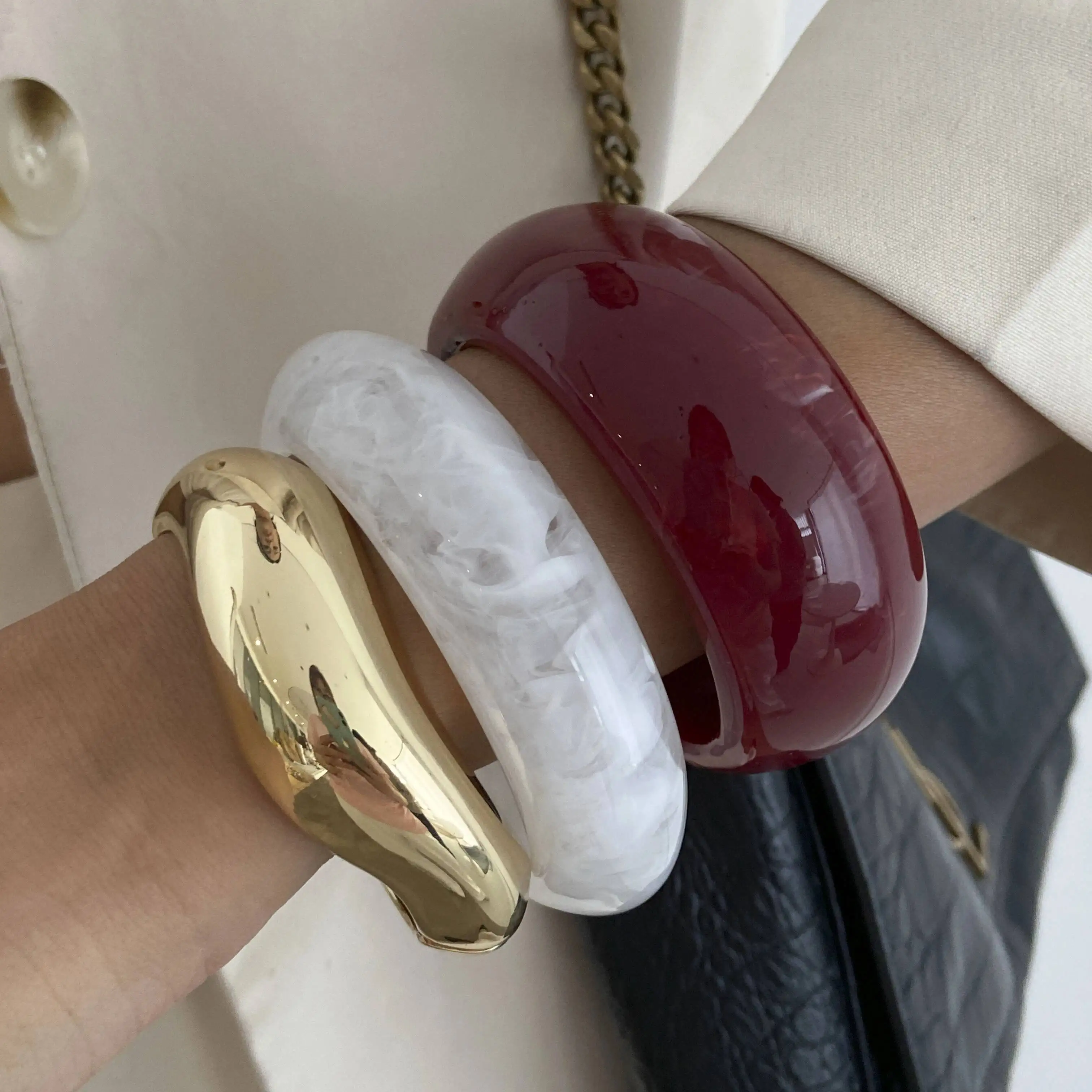 Lacteo 3 Styles Exaggerated Retro Stackable Resin Acrylic Thick Bangle for Women Hiphop Punk Metal Spring Bracelet Charm Jewelry