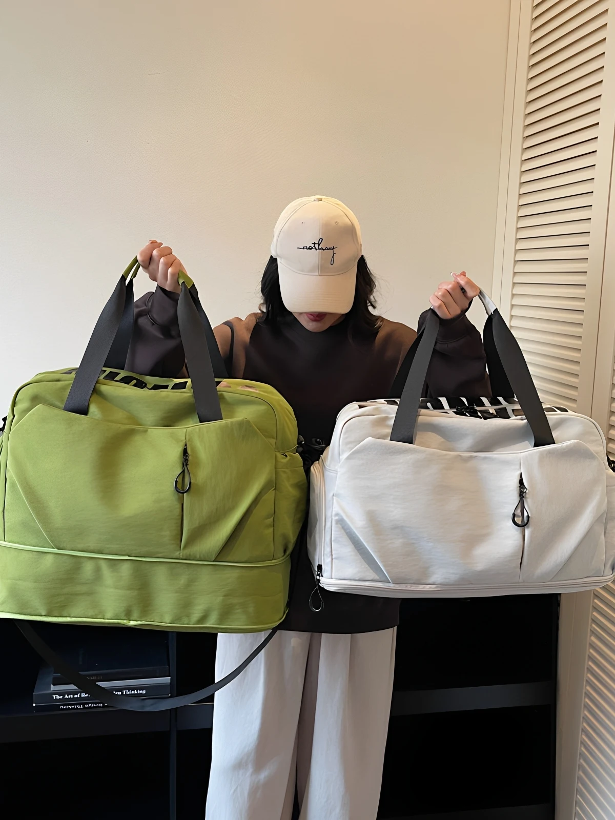 fashionable-large-capacity-short-trip-travel-bag-handheld-business-trip-lightweight-luggage-bag-unisex-crossbody-sports-fitne