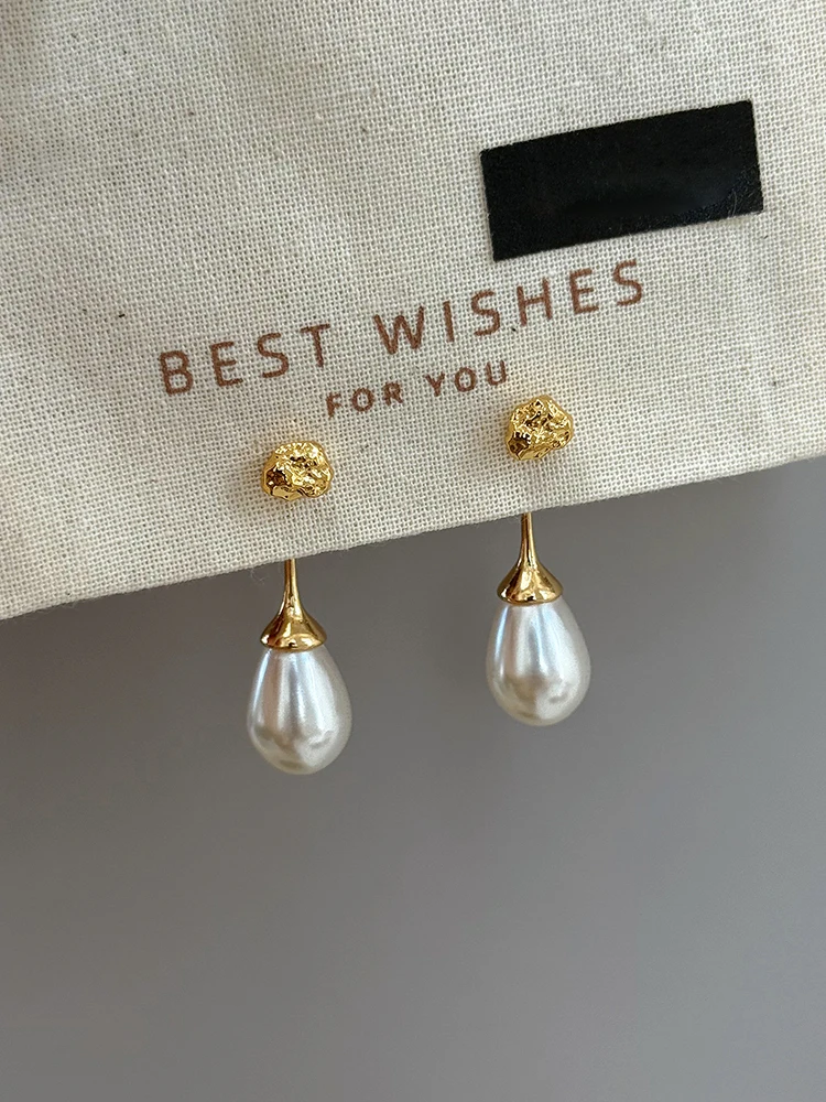 2026 Neue Imitationsperlen-Tropfenförmige Anhänger-Ohrringe in Goldfarbe für Damen, Eleganter Trendschmuck, Luxus-Accessoires für Partys – Detail 8