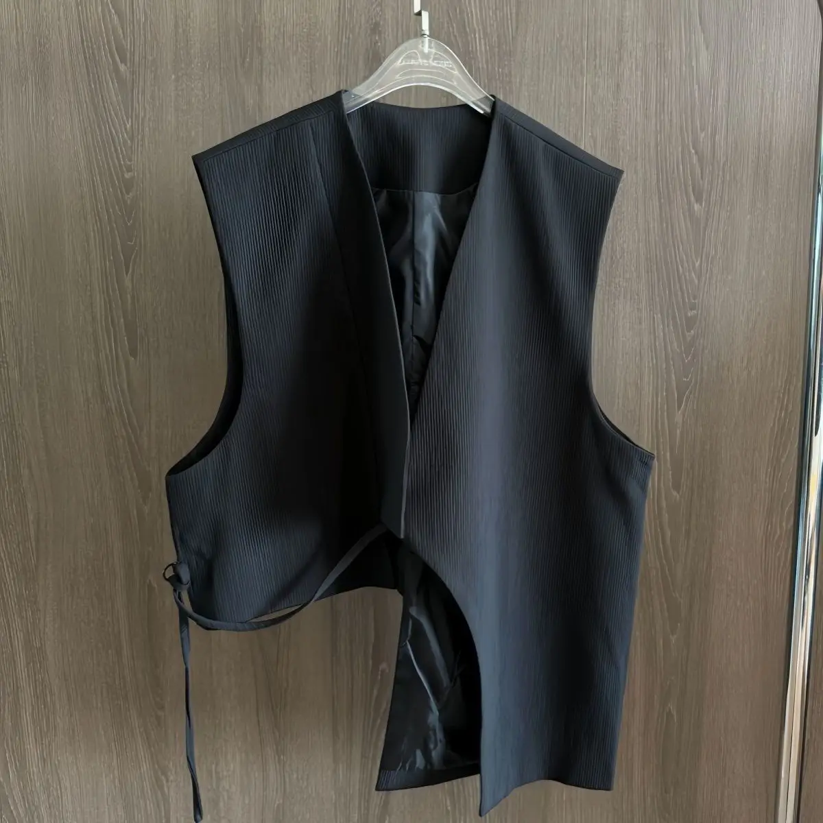 

Design Sense Lacing Irregular Texture Sense Vest Women's 2025 Autumn New Versatile Skinny Lazy Vest