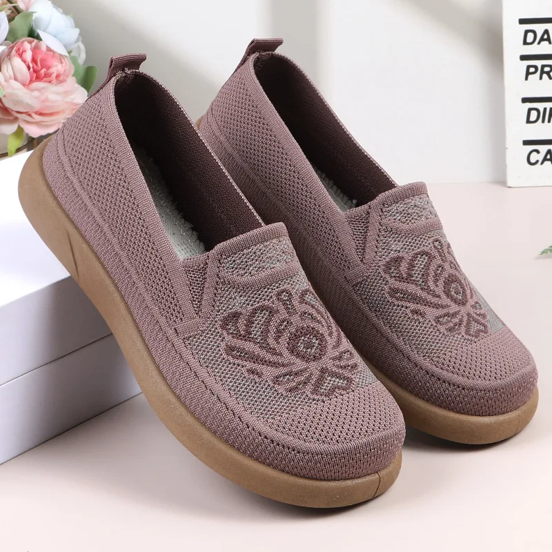 Women Elderly Casual Slip‑on Loafers Mesh Embroidery Flat Shoes Light‑Weight Non‑Slip Rubber Thick Sole Breathable Mother Shoes