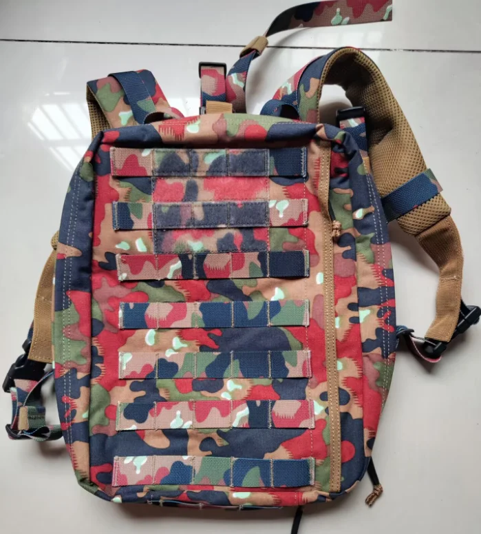 mochila-swiss-bloody-camouflage-para-hombre-color-rojo-para-actividades-al-aire-libre
