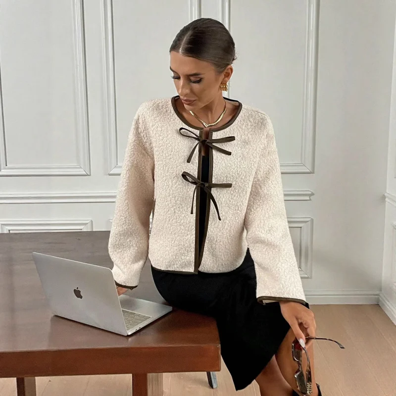 

Осеннее новое европейское и американское женское модное элегантное пальто с завязками спереди в уличном стиле