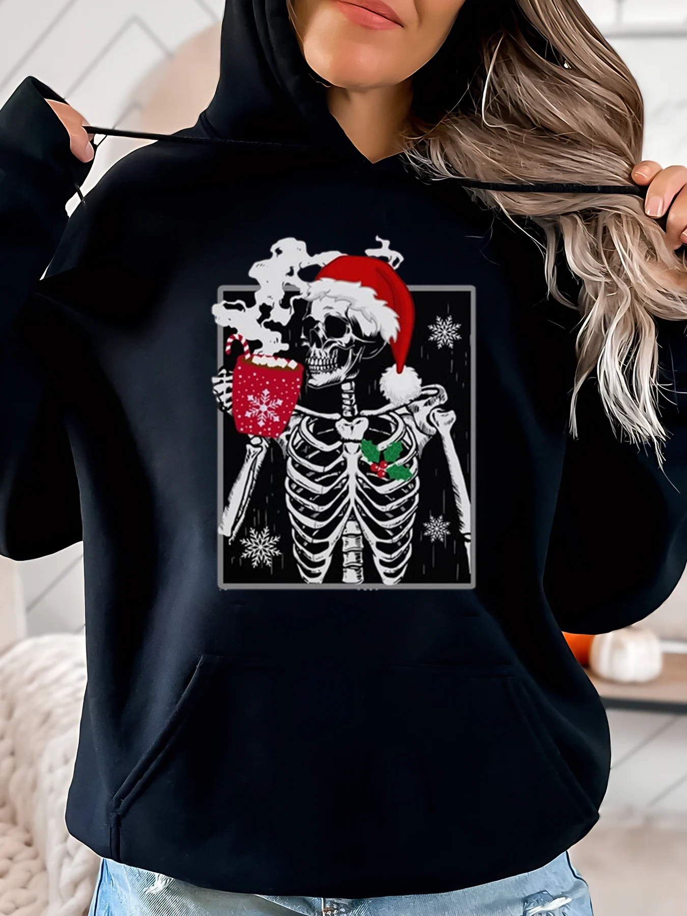 

Скелет с шляпой Санта-Клауса с горячим шоколадом, рождественская толстовка с капюшоном, женская повседневная праздничная одежда, черный размер больших размеров