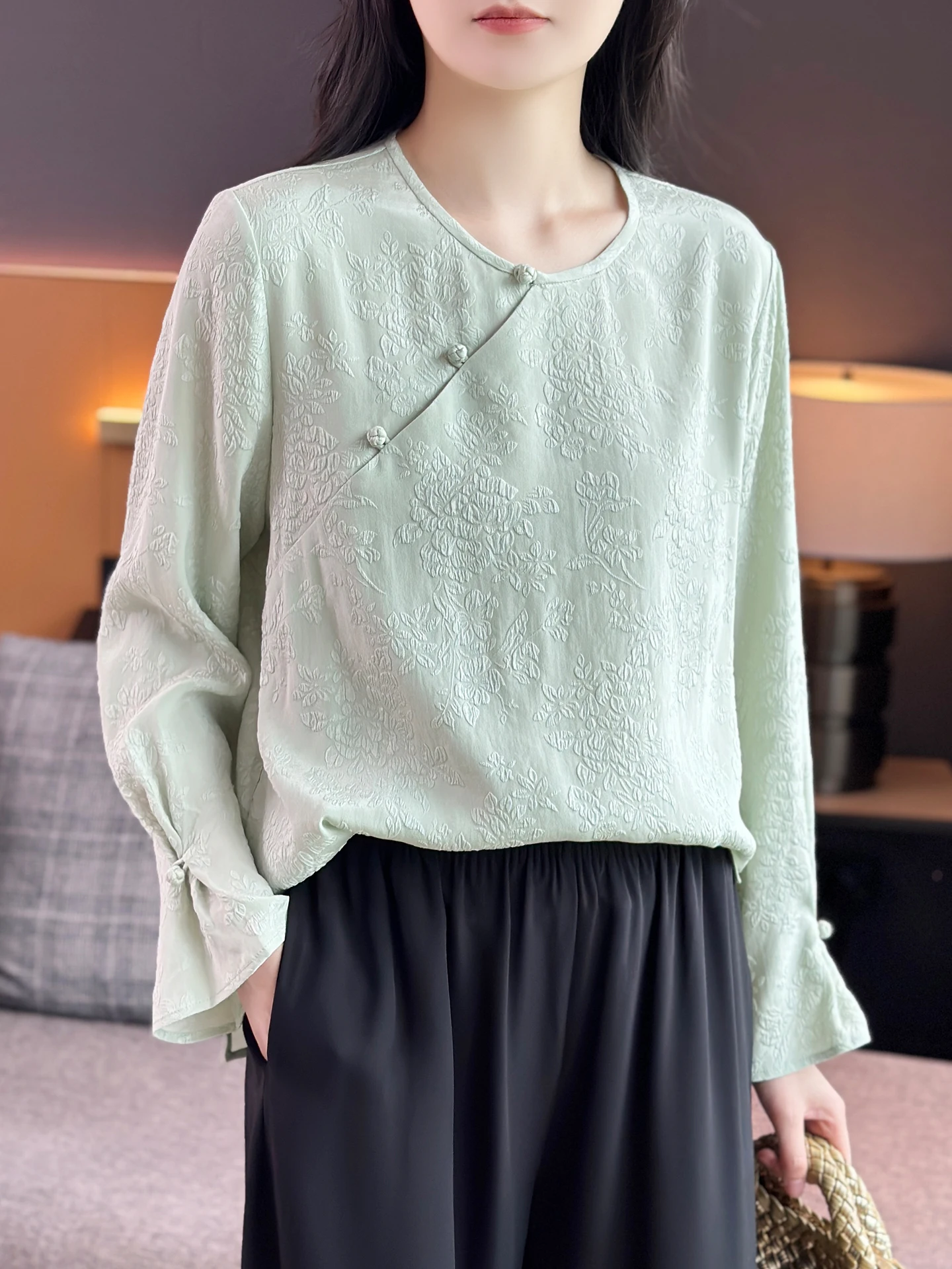 

Zuozhujia Elegantly Simple Silk Shirt round Neck Long Sleeve Loose Fit Flower Patterned Women's Casual Wear