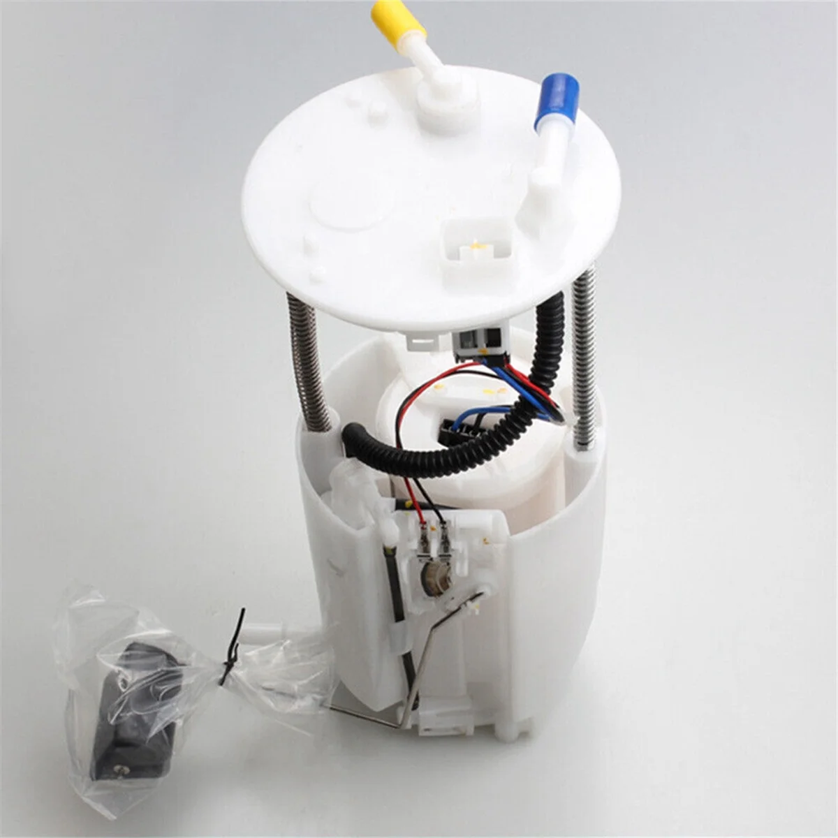 

Топливный насос в сборе 15100-65832 для Suzuki Grand Vitara 2006-2008 2.7L