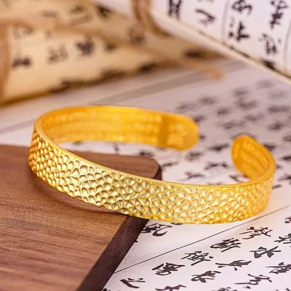 

Boutique AU999 jewelry ladies ancient heritage hammer pattern bracelet solid open bracelet 24K pure gold bracelet jewelry