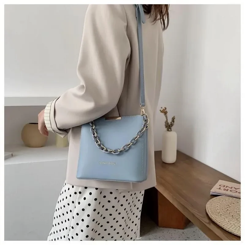 Women 2024 New Trendy and Fashionable Versatile Instagram Shoulder Crossbody Bag Chain Handbag Ladies Diagonal Cross Bag