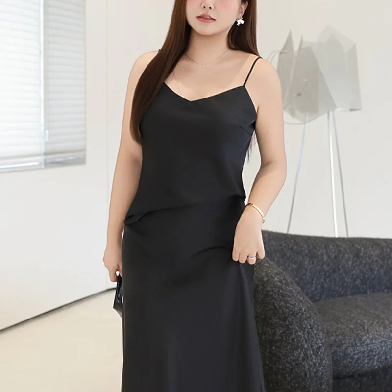 

Plus Size Women's Camis Premium Modern Amber Coffee And Black Satin Swing Collar Spaghetti Strap Tops Commuter