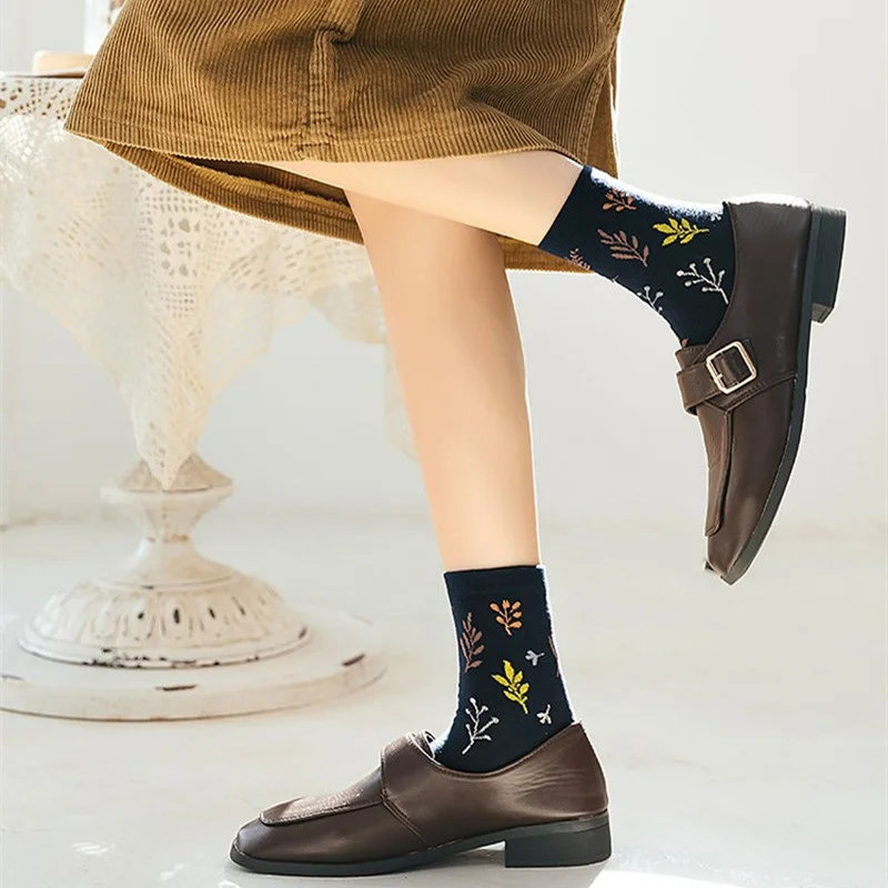 Navy Ethnic Vintage Crew Socks Elastic Cotton Knitting Women Socks Japanese Styles Sweet Girls Kawaii Socks Women Fashion Prints