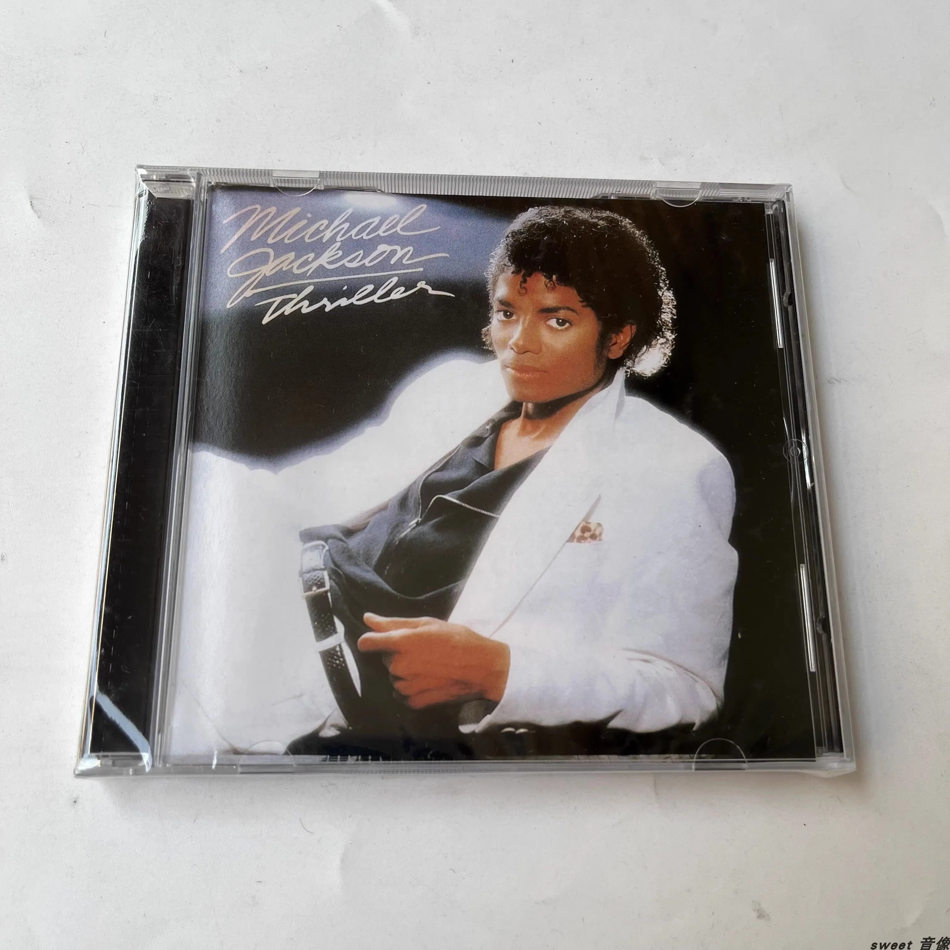 

Authentic in-Stock Michael Jackson Thriller Music CD King of Pop Classic Cosplay Walkman Car Soundtracks Box Gifts Music Record