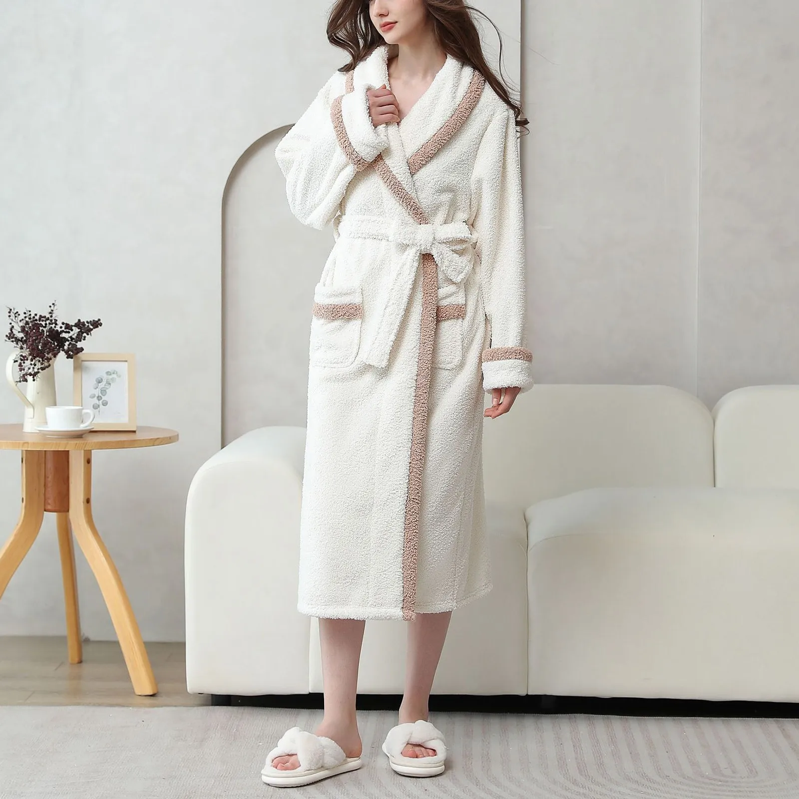 Night Dress Women Bathrobe Plush Robe Women's Winter Length Plush Shawl Bathrobe Long Sleeved Warm Bath Robe Fleece Nightgown