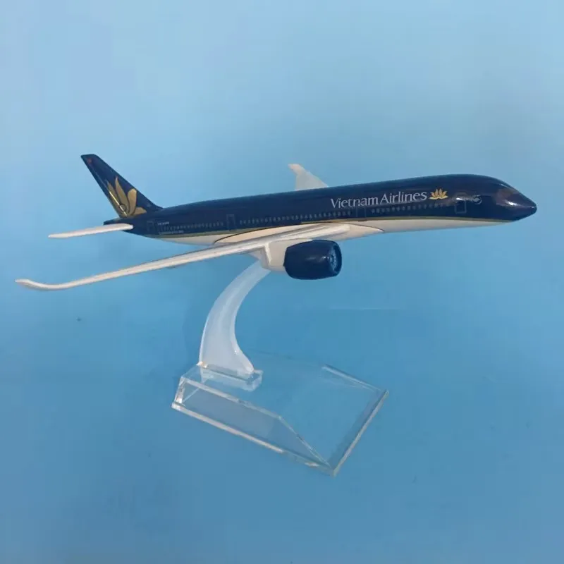 16cm Alloy Metal Vietnam B787 Aircraft Model Boeing 787 Airbus Aircraft 1/400 Scale Die-cast Aircraft Model Room Decoration Gift