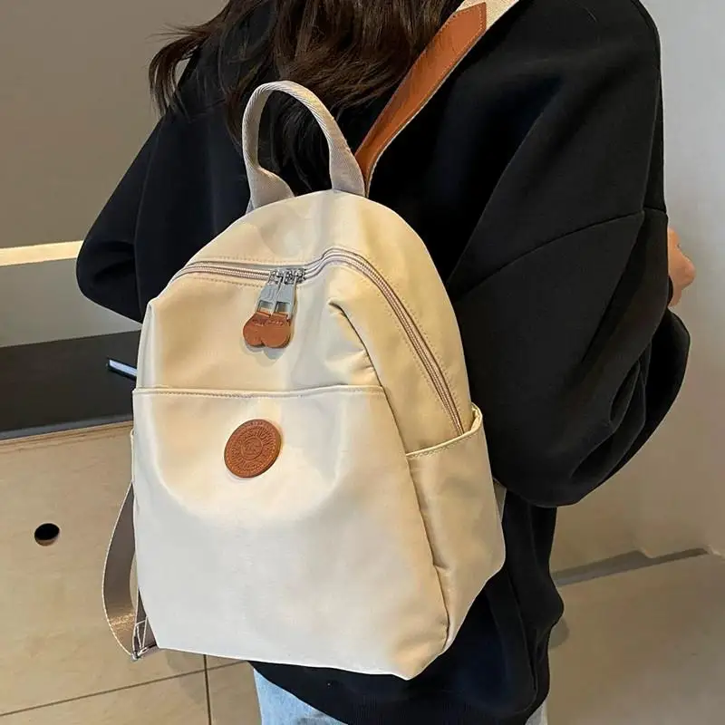 Ultra-Lightweight Fashionable Ladies Backpack 2026 New Style Outdoor Travel Versatile High Aesthetic Value Commuter Bag