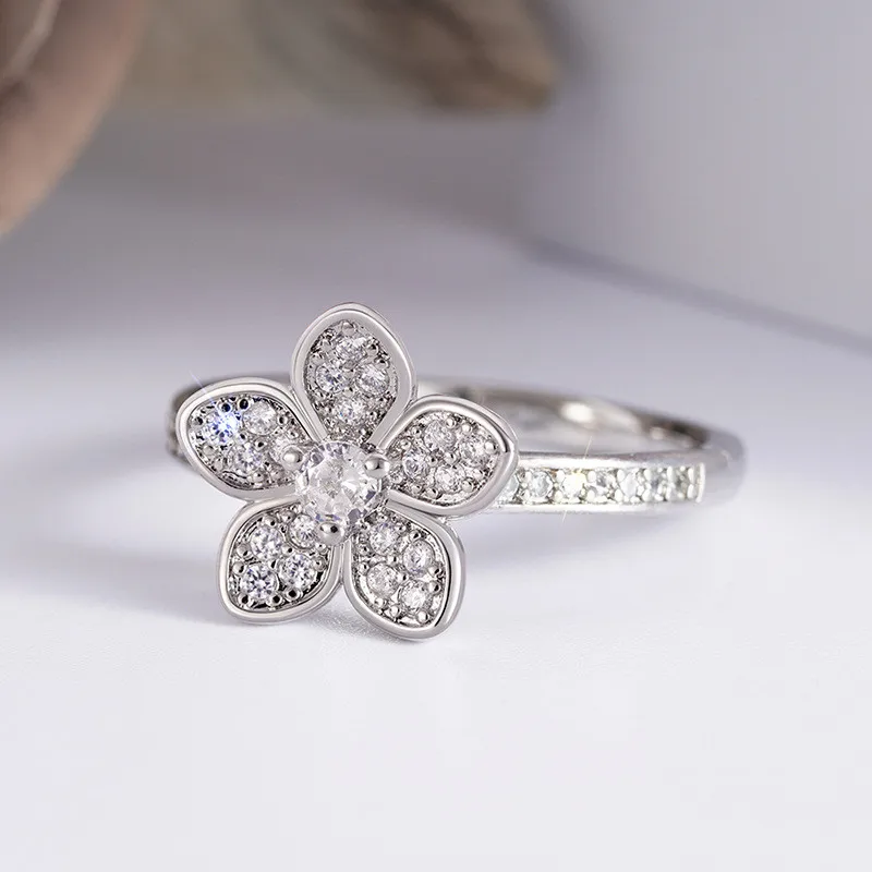 925 Sterling Silver Flower Finger Ring for Women Dazzling Cubic Zirconia Wedding Accessories Aesthetic Jewelry