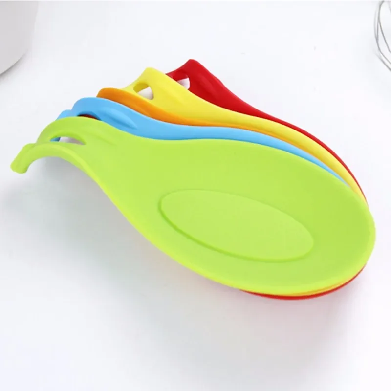 1Pcs Random Color Silicone Spoon Mat Shelf Heat Resistant Placemat Drink Glass Coaster Tray Spoon Pad Pot Holder Kitchen Tool