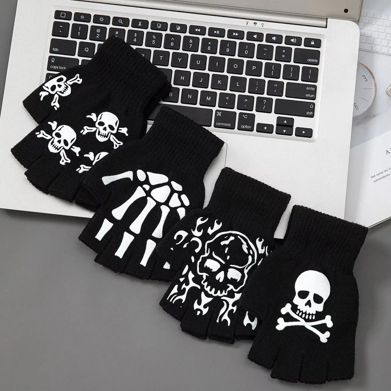 2/6 paar Warme Stricken Handschuhe Für Erwachsene Solide Acryl Halb Finger Handschuh Skeleton Kopf Greifer Druck Radfahren Nicht-slip Handgelenk Handschuhe