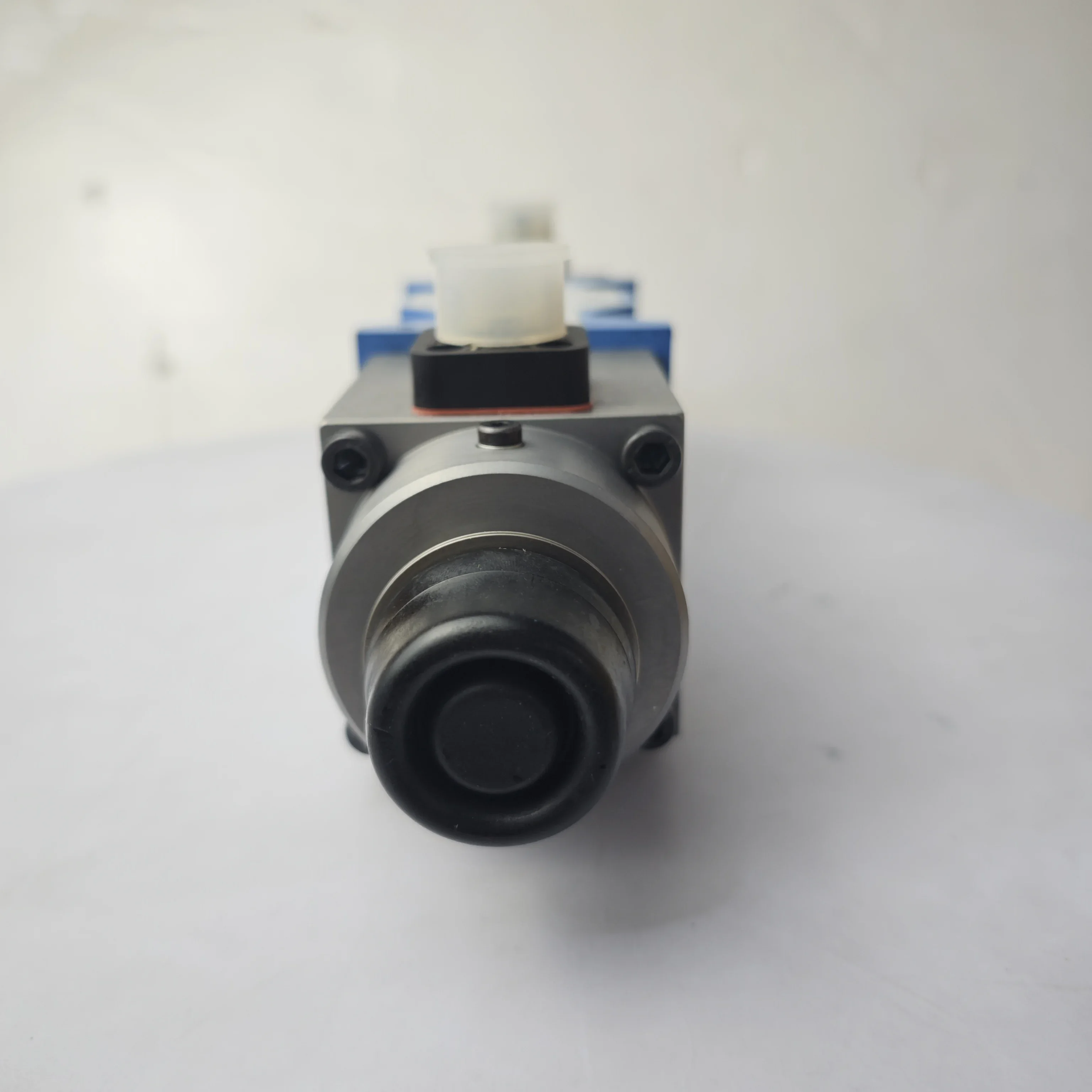 KDG4V VICKERS  Proportional Directional Valve  KDG4V-3-33C30X-M-U-H7-60